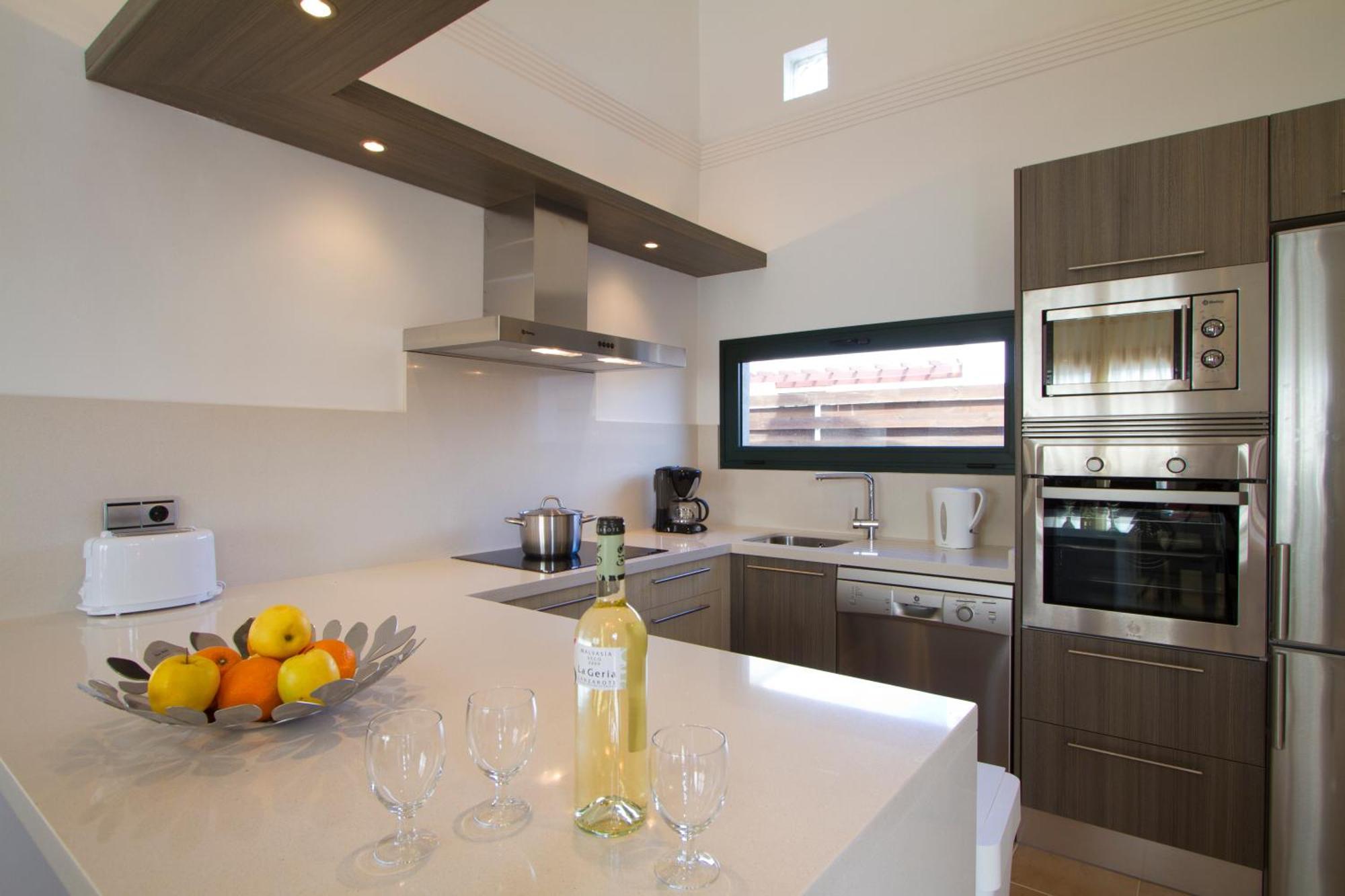 Camelot Holiday Homes By Livvo Playa Blanca  Exterior photo