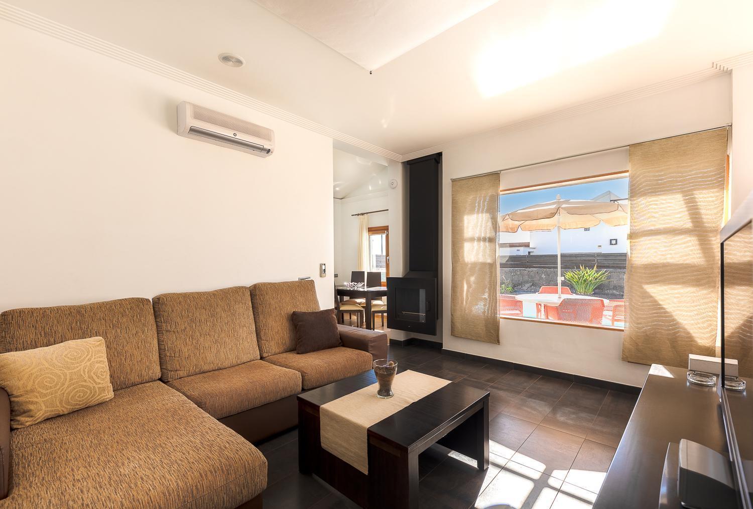 Camelot Holiday Homes By Livvo Playa Blanca  Exterior photo